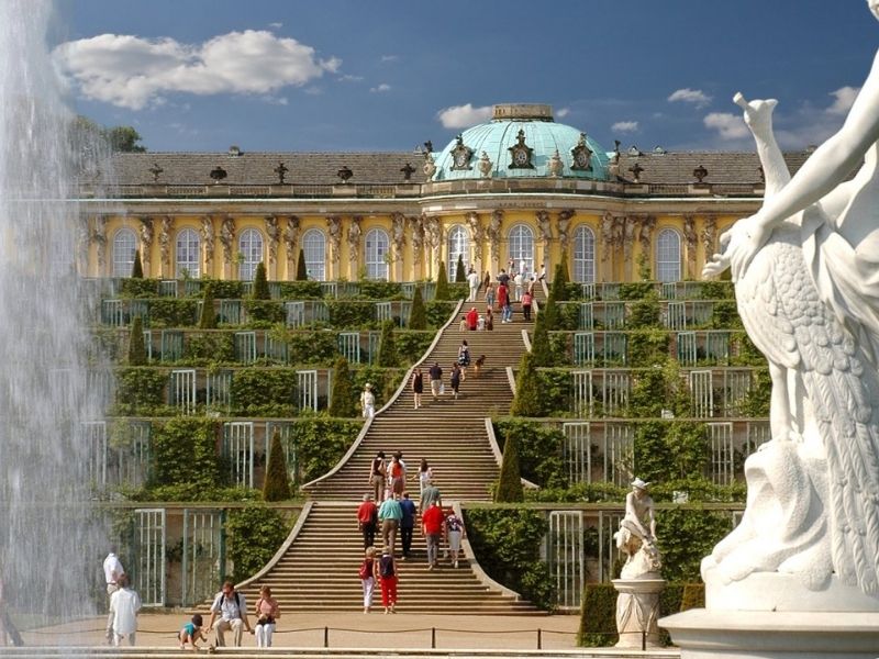 Cung điện Sanssouci với vẻ đẹp lộng lẫy