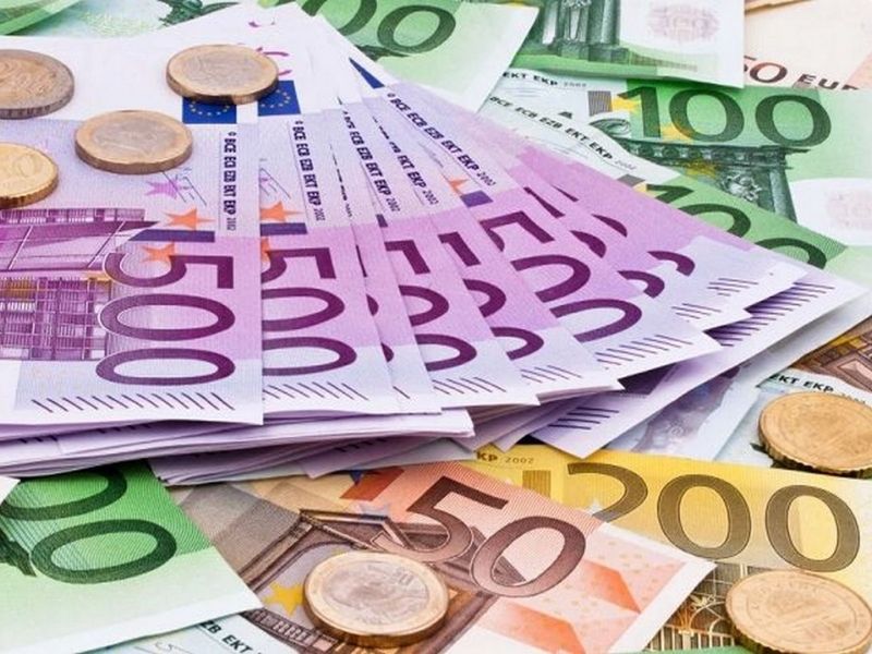 Đổi tiền EUR khi du lịch Châu Âu
