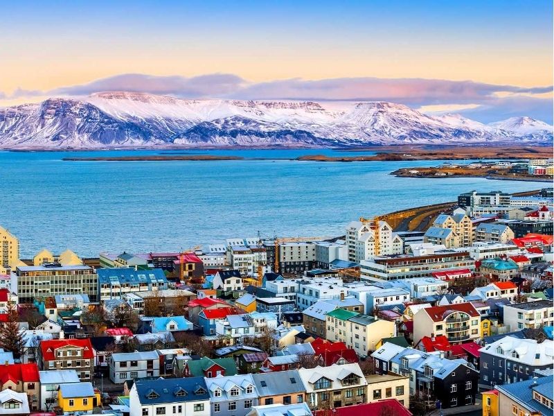 Iceland thu hút đông đảo khách du lịch bởi vẻ đẹp độc đáo
