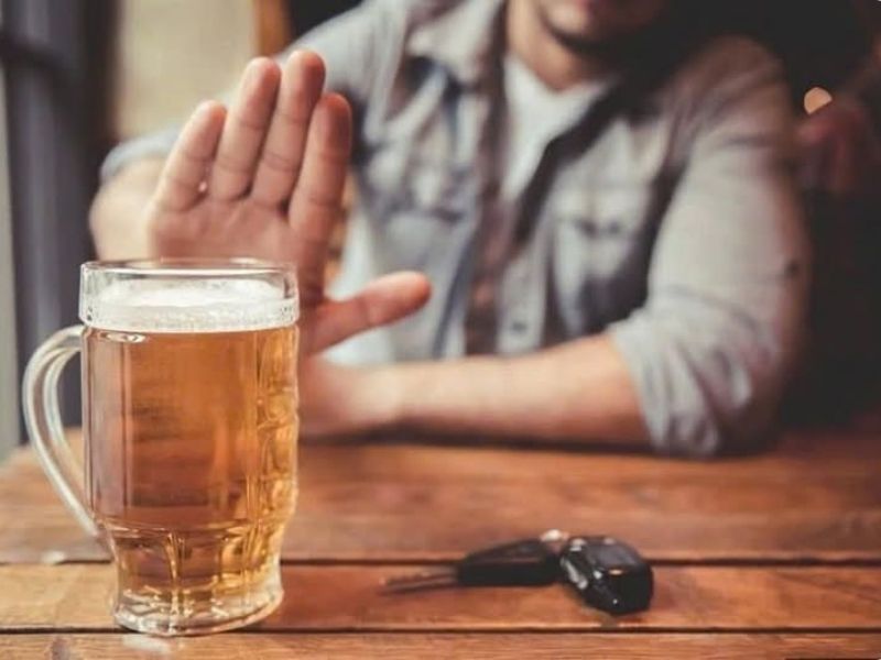 Đồ uống có cồn làm rối loạn đồng hồ sinh học
