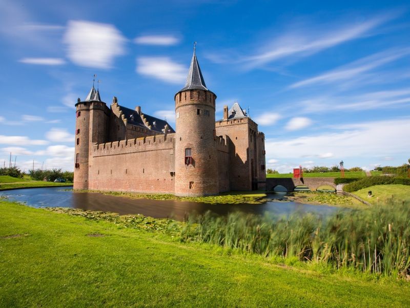 Lâu đài Muiderslot - điểm tham quan tại Hà Lan