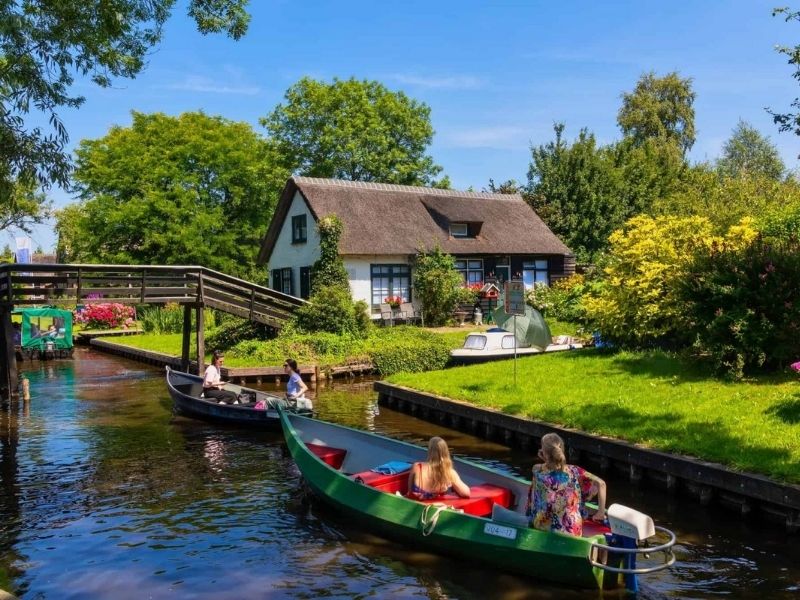 Làng Giethoorn thơ mộng