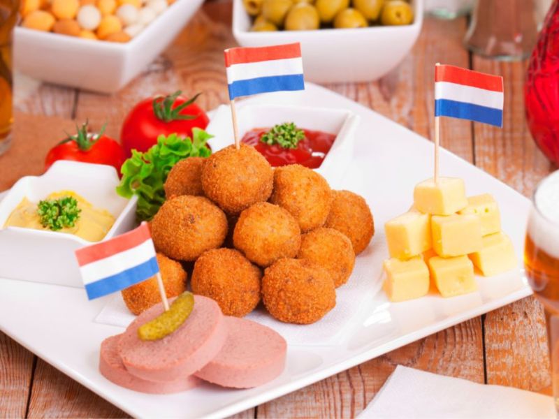 Snack Bitterballen thơm ngon vàng rụm