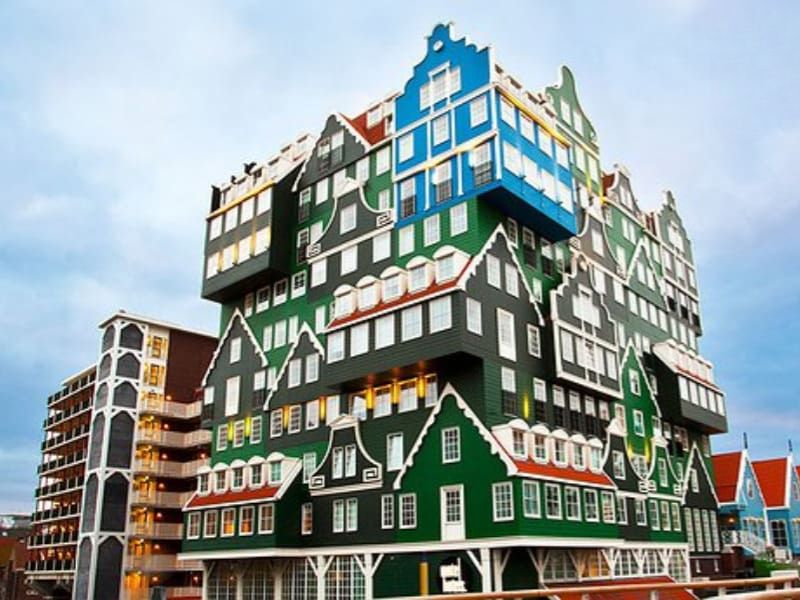 Kiến trúc độc đáo kết hợp Gothic và Phục Hưng