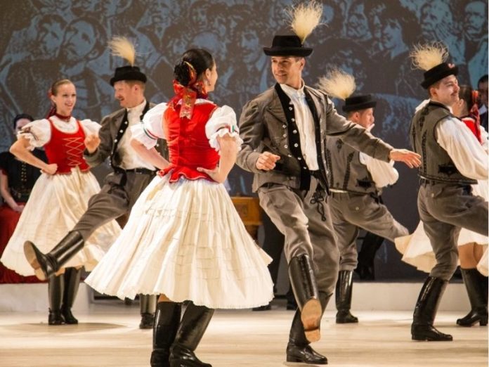 Trang phục truyền thống Hungary