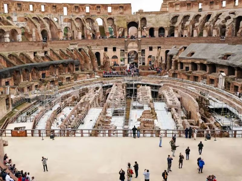 Sàn đấu và Hypogeum