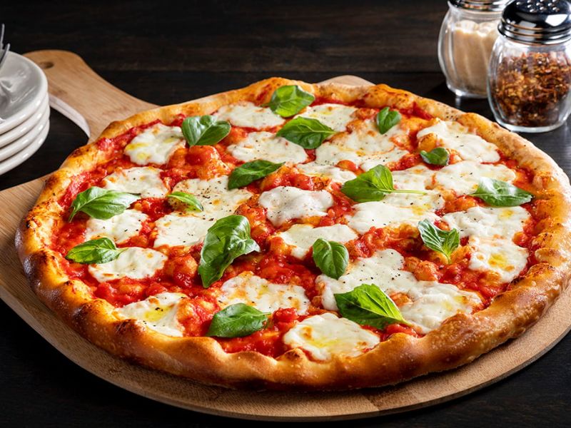 Pizza truyền thống ở Naples