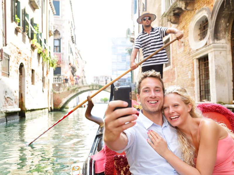 Trải nghiệm đi thuyền Gondola lãng mạn