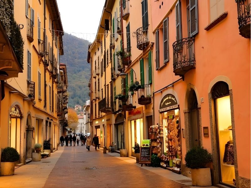 Como – Thị trấn nhộn nhịp và hiện đại